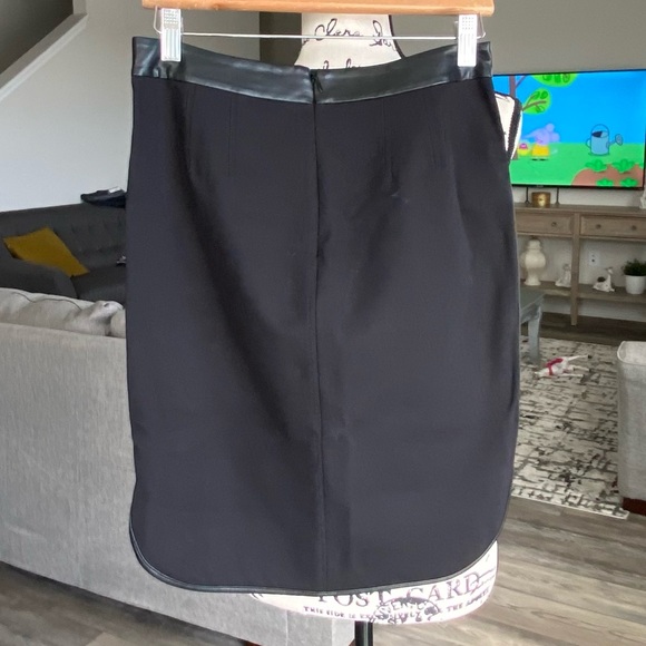 LOFT Dresses & Skirts - Ann Taylor LOFT Black Scalloped Pencil with Leather Piping Skirt
